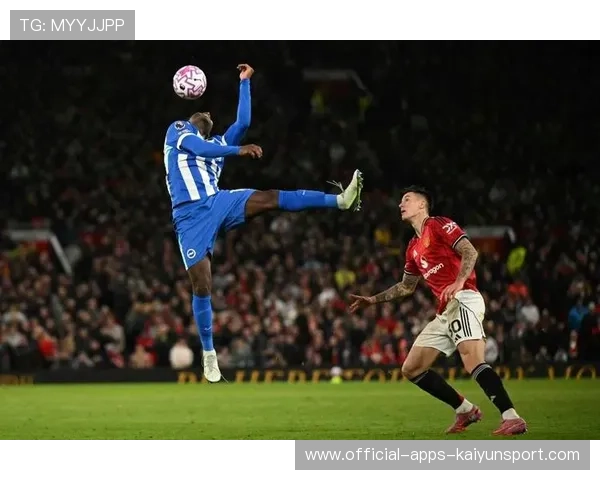 曼联门将传球发起计划：增强后场一脚长传的威胁性